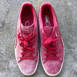 Puma men’s red tennis shoes